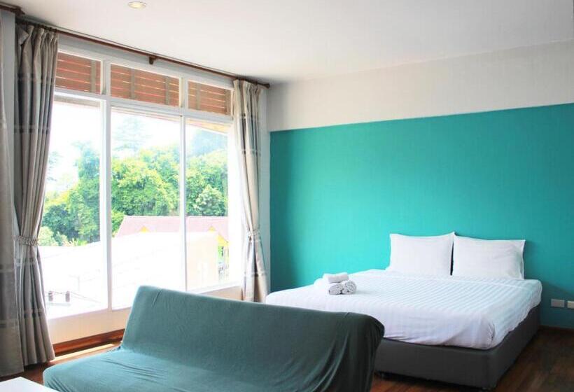 디럭스 룸, Kata Sea Host