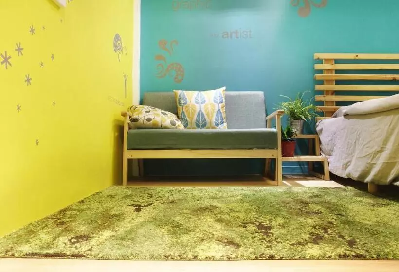 اتاق اکونومی, Leo Ho Hostel