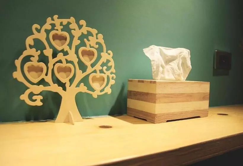 اتاق اکونومی, Leo Ho Hostel