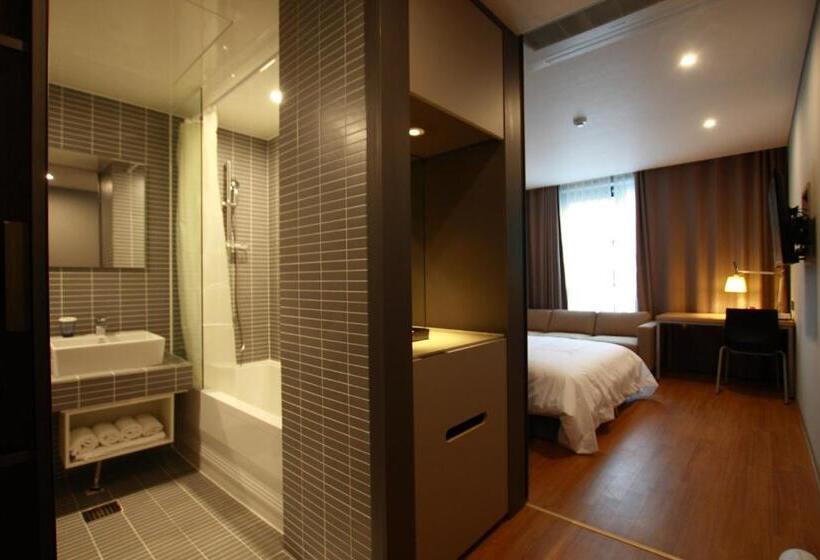 디럭스 룸, Mini Hotel 141