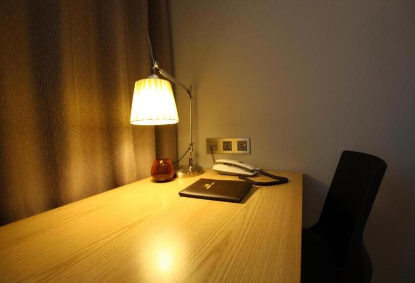 디럭스 룸, Mini Hotel 141