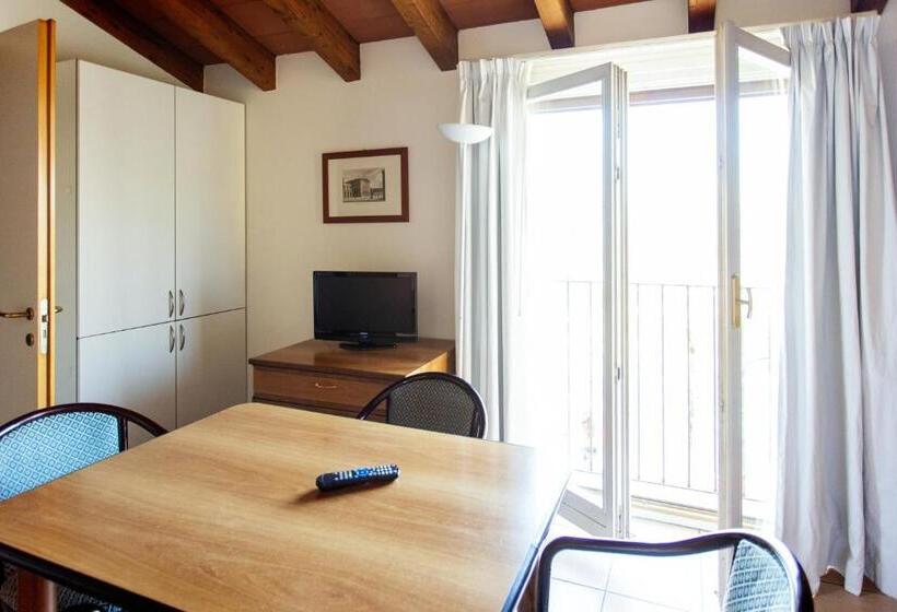 Studio Supérieur, Residenza Le Cupole