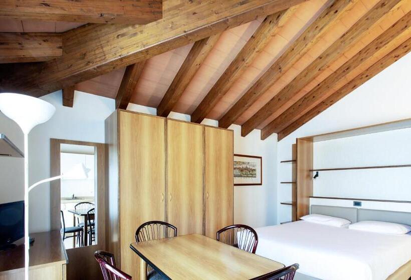 Studio Standard, Residenza Le Cupole