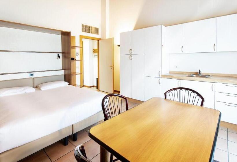 Studio Standard, Residenza Le Cupole