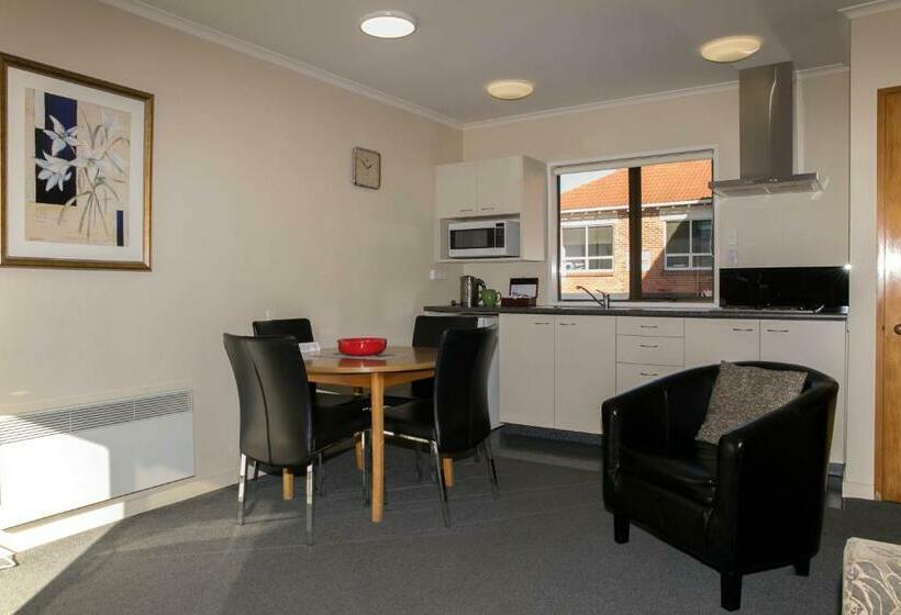 低层单卧公寓, Allan Court Motel