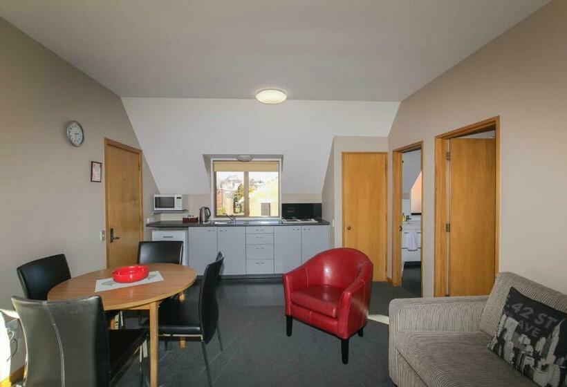 低层单卧公寓, Allan Court Motel