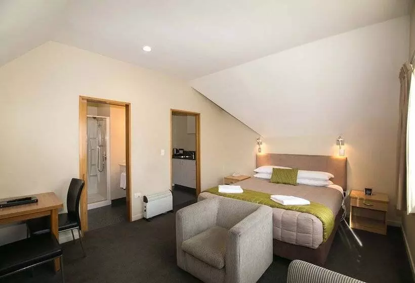 استودیوی استاندارد, Allan Court Motel