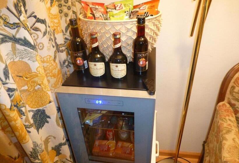 غرفة قياسية مزوَّدة بشُرفة, B&b Pappelweg  2