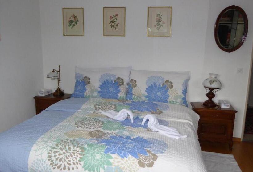 غرفة قياسية مزوَّدة بشُرفة, B&b Pappelweg  2