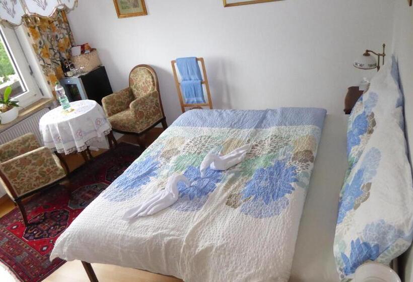 غرفة قياسية مزوَّدة بشُرفة, B&b Pappelweg  2