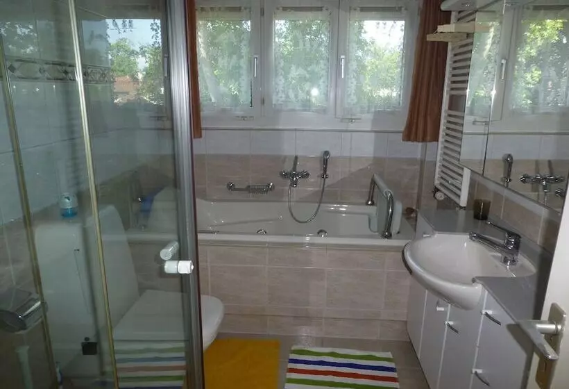 バスルーム共有のシングルスタンダード, B&b Pappelweg  2