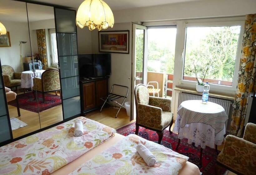 غرفة قياسية مزوَّدة بشُرفة, B&b Pappelweg  2