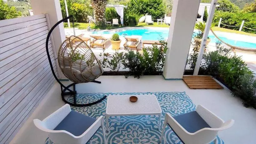 اتاق لوکس, B&b White House