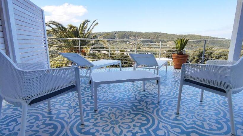 חדר דלוקס, B&b White House