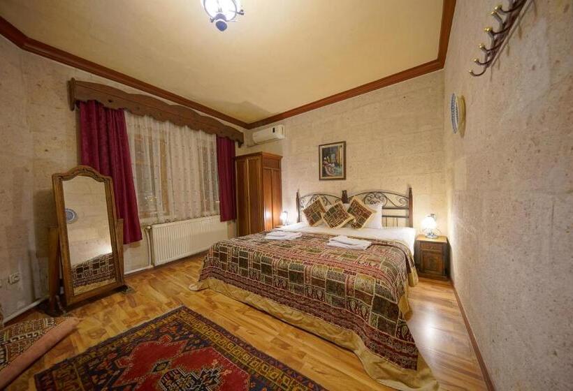 غرفة سوبيريور, Arch Palace