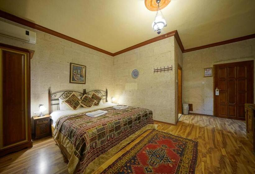 غرفة سوبيريور, Arch Palace