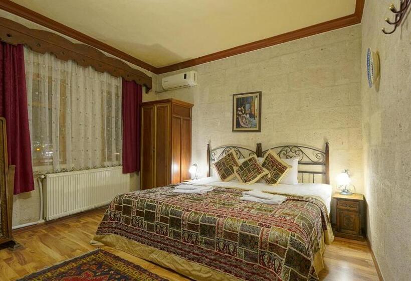 غرفة سوبيريور, Arch Palace