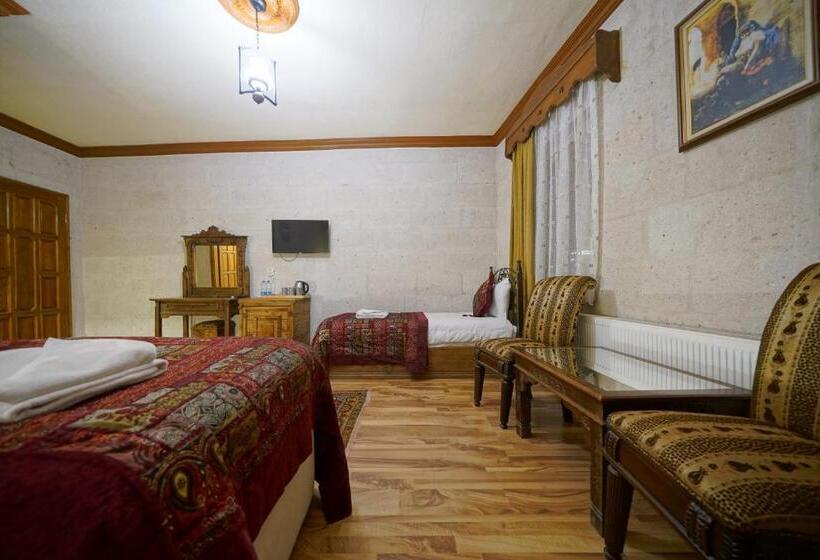 غرفة قياسية ثلاثية, Arch Palace