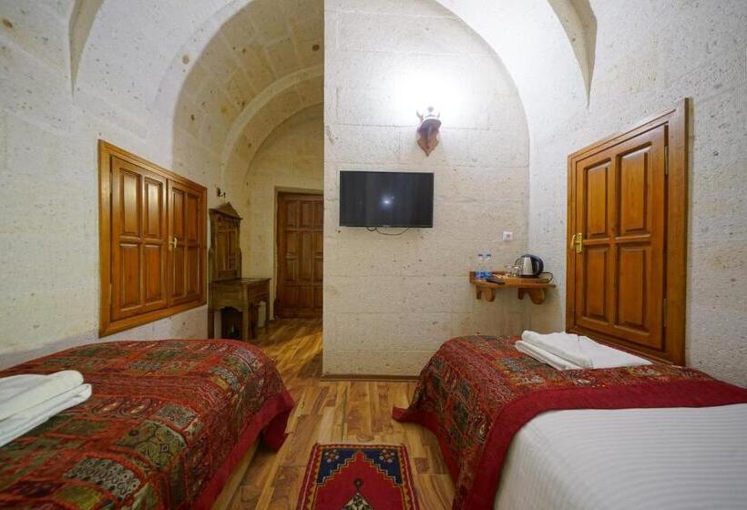 غرفة إقتصادية, Arch Palace