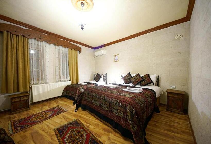 غرفة قياسية رباعية, Arch Palace