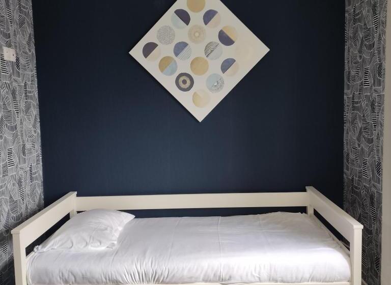 غرفة عائلية, Contact Hôtel De Matignon Restaurant Le Emlo