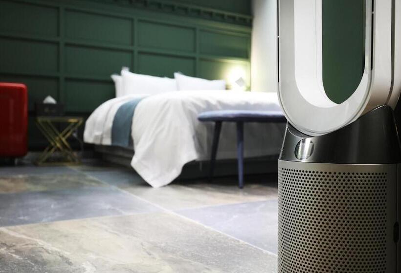 带城市景观的套间, El Tower