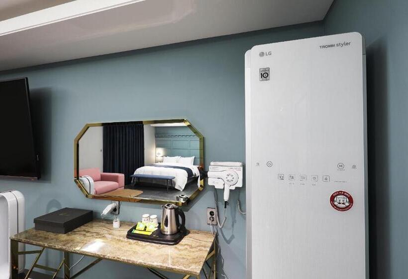 豪华房间, El Tower