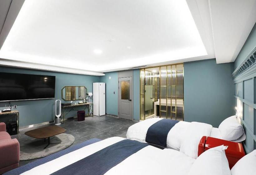 豪华房间, El Tower