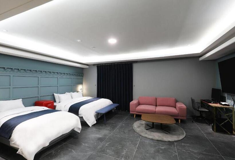 豪华房间, El Tower