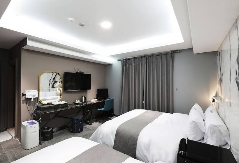 豪华房间, El Tower