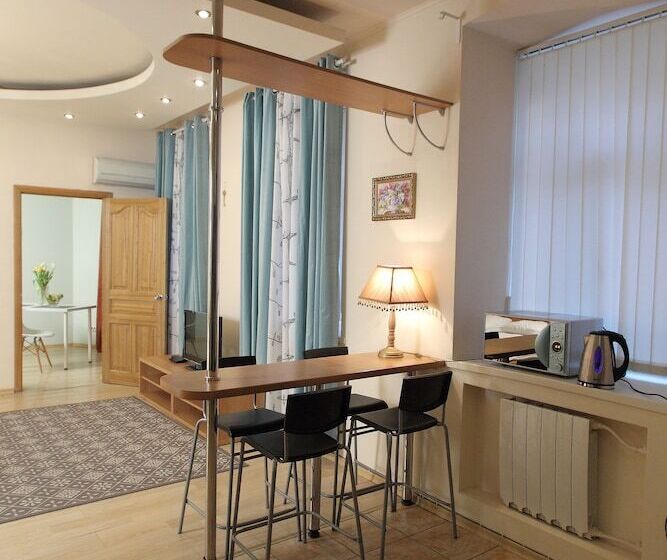 ファミリールーム, Eliseeff Arbat