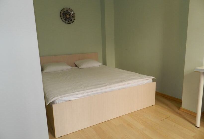 ファミリールーム, Eliseeff Arbat