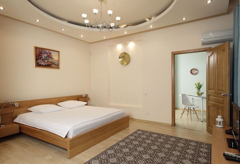 ファミリールーム, Eliseeff Arbat