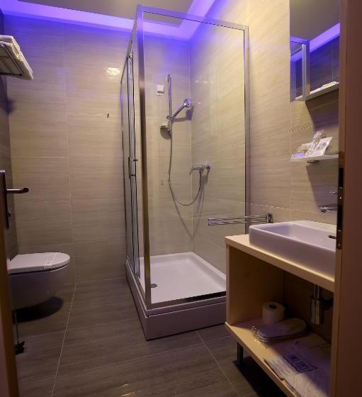 غرفة قياسية فردية, Gallus