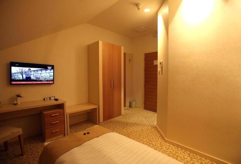 غرفة قياسية فردية, Gallus