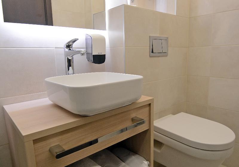 غرفة قياسية فردية, Gallus