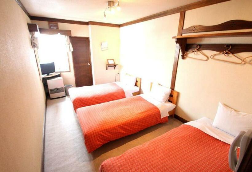 스탠다드 트리픔 룸 공동욕실, Grandpapa