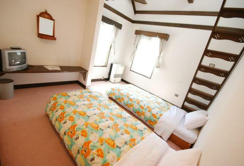 스탠다드 트리픔 룸 공동욕실, Grandpapa