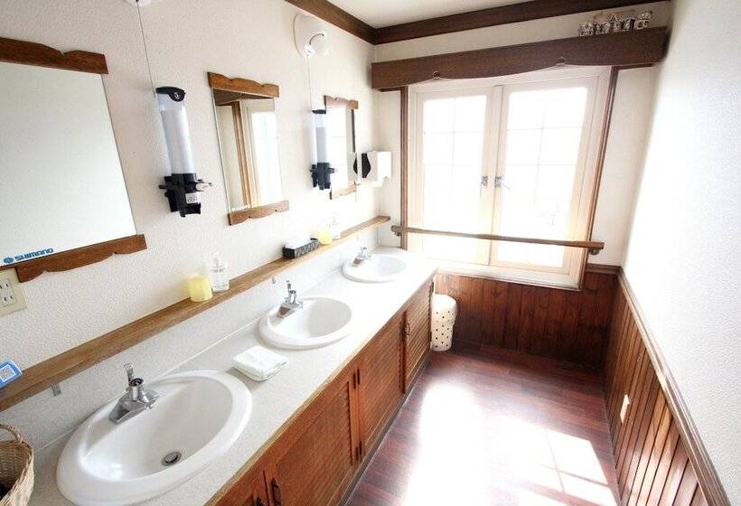 스탠다드 룸, Grandpapa