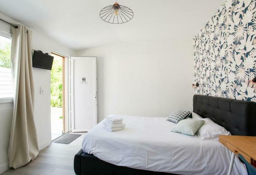 غرفة قياسية, Contact Hôtel De Matignon Restaurant Le Emlo