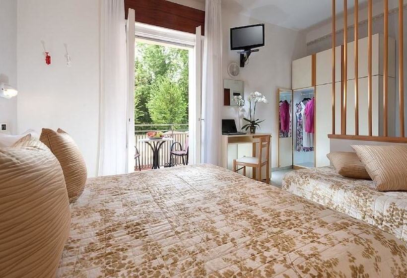 اتاق استاندارد سه نفره, Lina