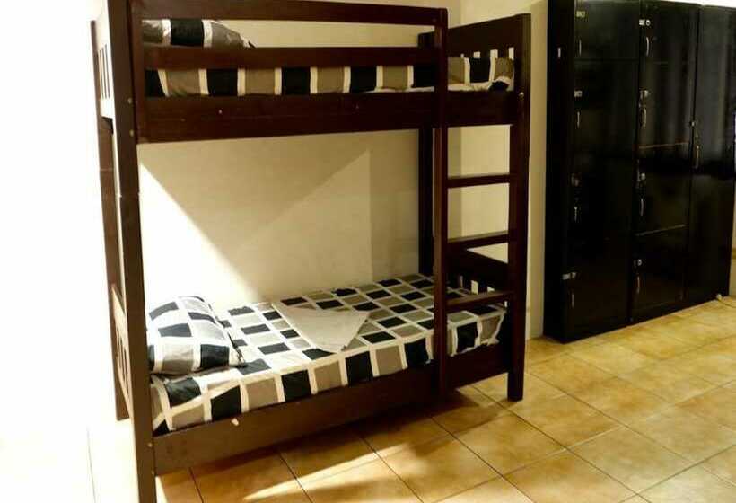 غرفة قياسية, Makati Budget