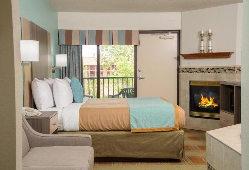 キングサイズベッドのスイートルーム, Pigeon River Inn