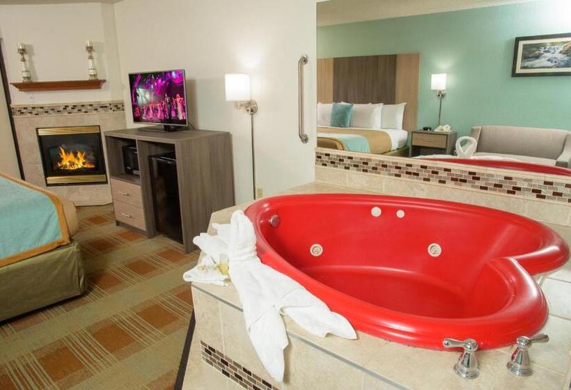 キングサイズベッドのスイートルーム, Pigeon River Inn