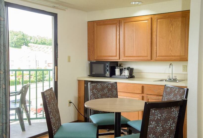 スイート（家族用）, Pigeon River Inn