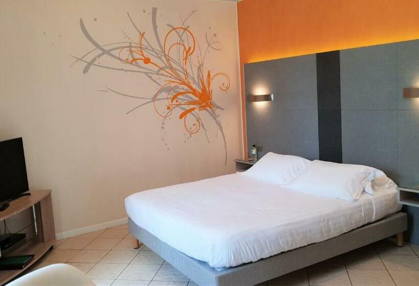 Номер Стандарт Вид на Сад, Private Hôtel   Adult Only