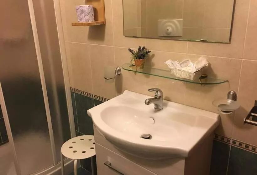 1 Bedroom Penthouse Apartment, Residence Gloria