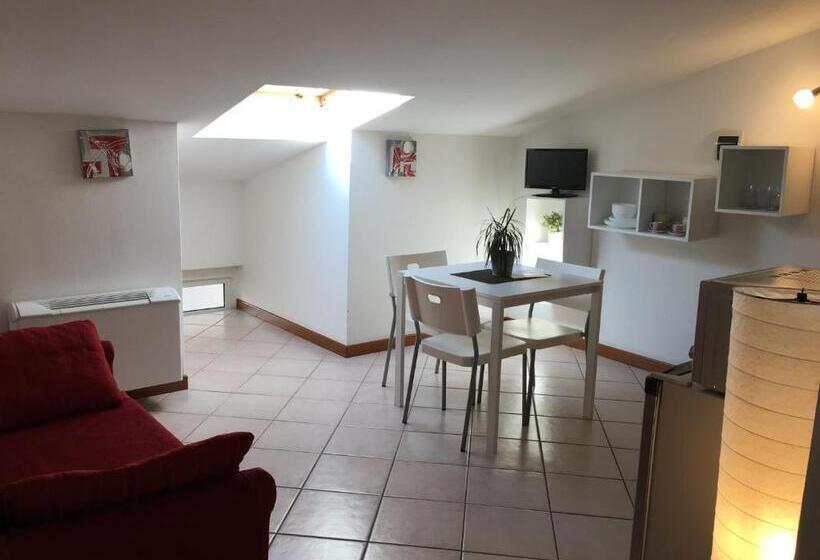 דירת פנטהאוז 1 חדרי שינה, Residence Gloria