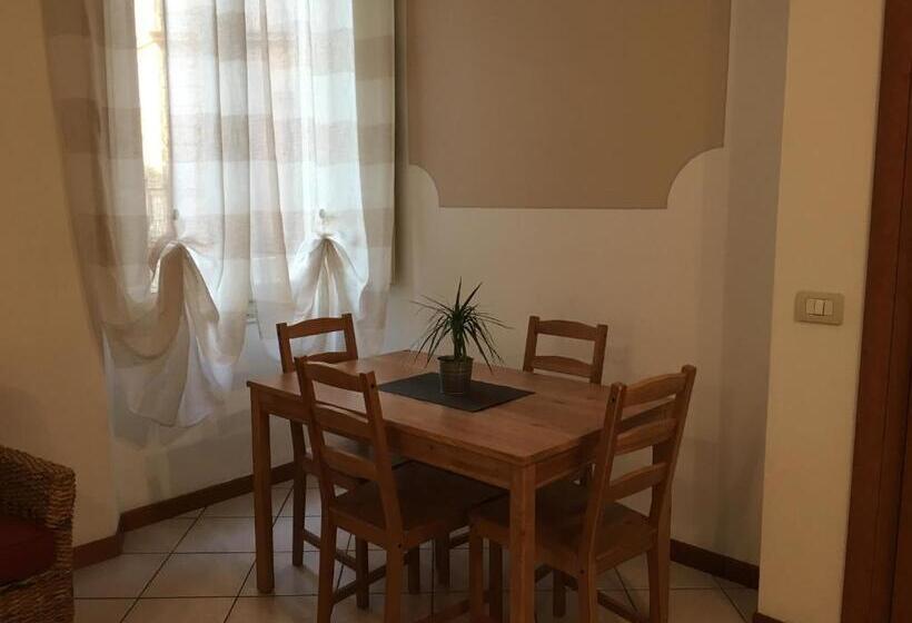 דירת חדר, Residence Gloria
