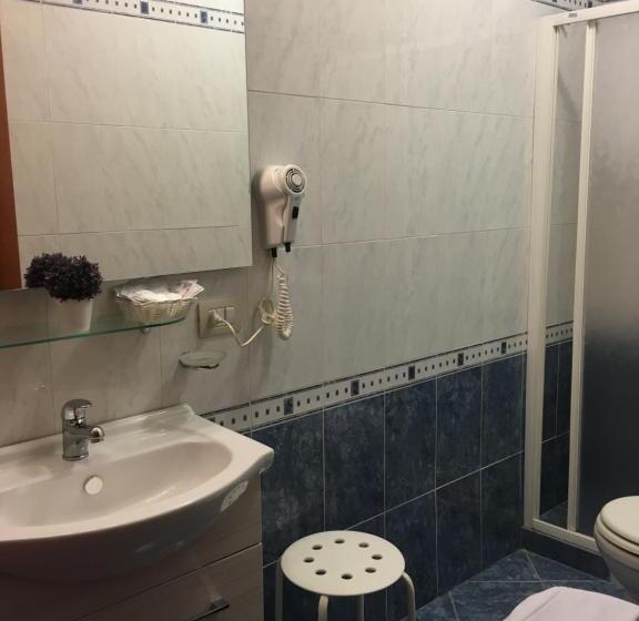 דירת פנטהאוז 2 חדרי שינה, Residence Gloria